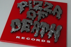 PiZZA OF DEATH RECORDS 事務所サイン/ 素材:鉄,木,カッティングシート